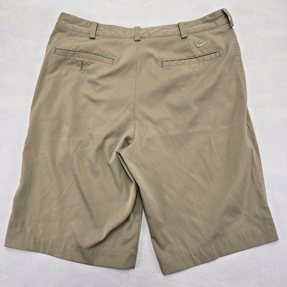 Nike Golf Men's Khaki‎ Flat Front Fit Dry Performance Shorts Size 32 - Picture 2 of 8